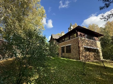 Сдается 2-этажный дом, 350 м²