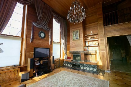 Сдается 3-этажный дом, 190 м²