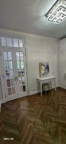 Сдается 3-этажный дом, 300 м²