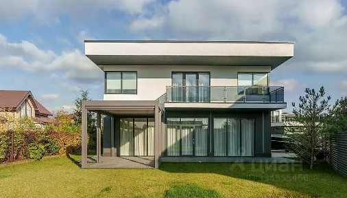 Сдается 2-этажный дом, 350 м²