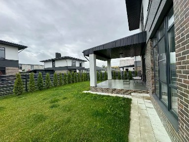 Сдается 2-этажный коттедж, 240 м²