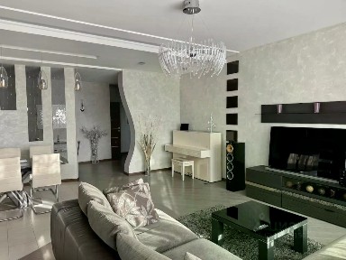 Продается 5-комн. квартира, 169,2 м²