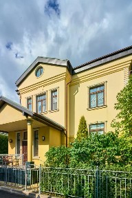 Продается 3-этажный дом, 450 м²