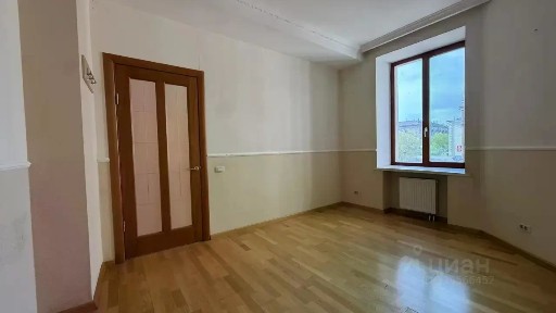 Продается 4-комн. квартира, 102,5 м²