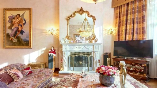 Продается 4-этажный дом, 800 м²