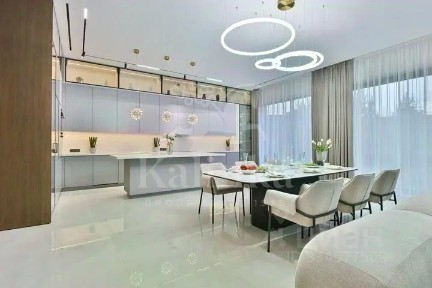 Продается 2-этажный дом, 800 м²