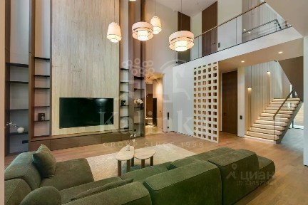 Продается 2-этажный дом, 480 м²