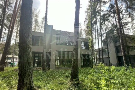 Продается 2-этажный дом, 385 м²