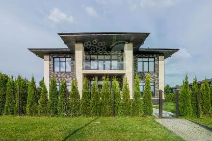 Продается 2-этажный дом, 430 м²