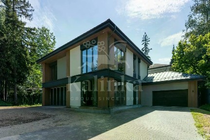 Продается 2-этажный дом, 380 м²