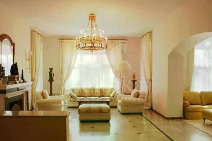 Продается 3-этажный дом, 742,6 м²
