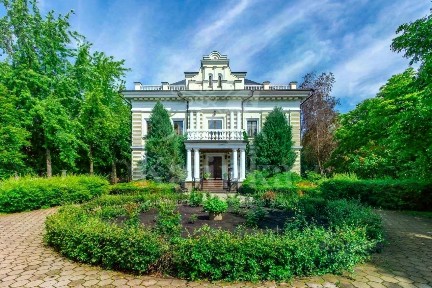 Продается 3-этажный дом, 502 м²