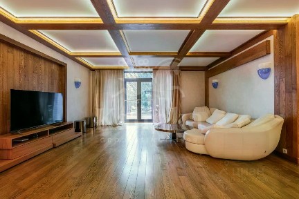 Продается 3-этажный дом, 1 267,9 м²