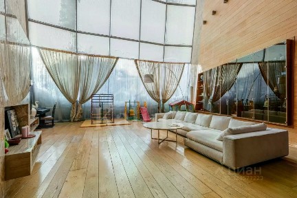 Продается 3-этажный дом, 1 500 м²