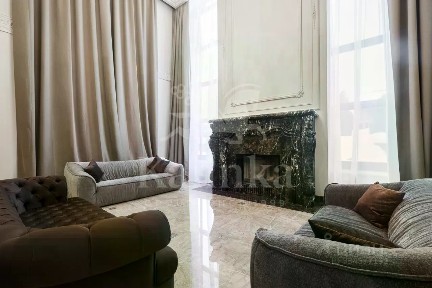 Продается 2-этажный дом, 1 000 м²