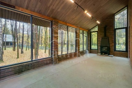Продается 2-этажный дом, 300 м²