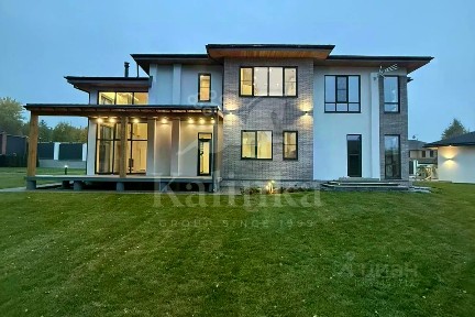 Продается 2-этажный дом, 290 м²