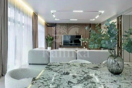 Продается 2-этажный дом, 320 м²