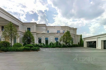 Продается 2-этажный дом, 4 400 м²