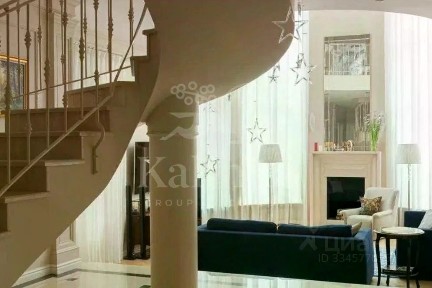 Продается 2-этажный дом, 350 м²