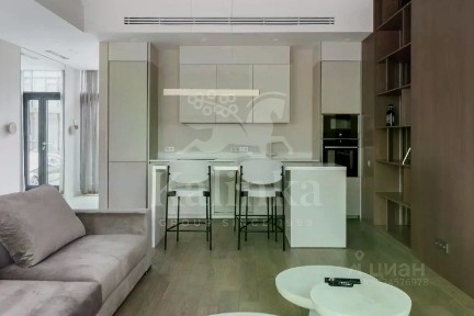 Продается 4-этажный таунхаус, 240 м²