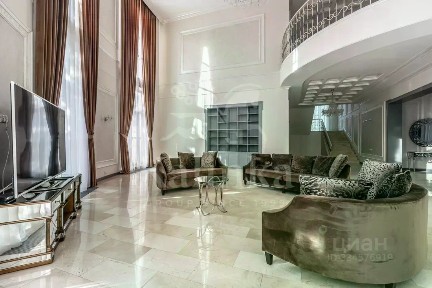 Продается 2-этажный дом, 650 м²
