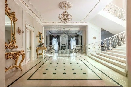 Продается 3-этажный дом, 1 000 м²
