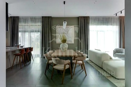 Продается 2-этажный дом, 346 м²