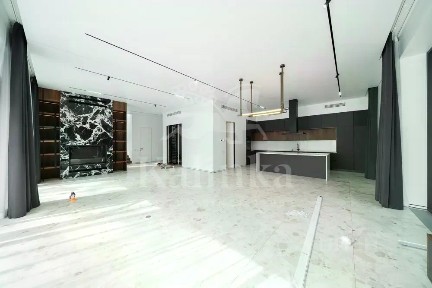 Продается 2-этажный дом, 500 м²