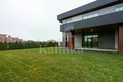 Продается 2-этажный дом, 800 м²