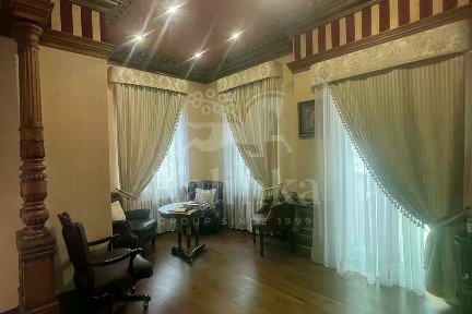 Продается 3-этажный таунхаус, 384,8 м²