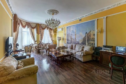 Продается 2-этажный таунхаус, 280 м²