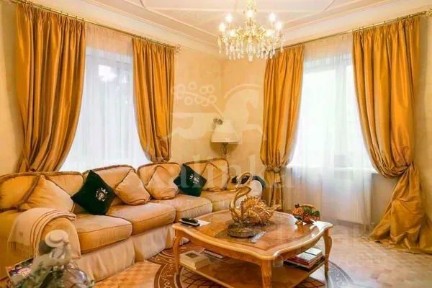 Продается 3-этажный дом, 680 м²