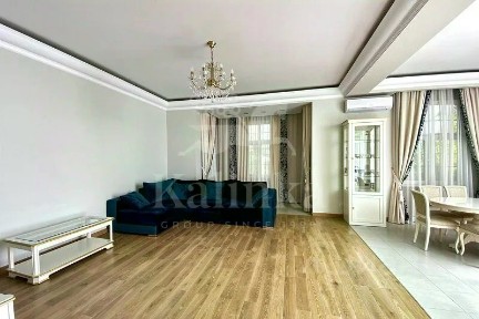 Продается 3-этажный таунхаус, 350 м²