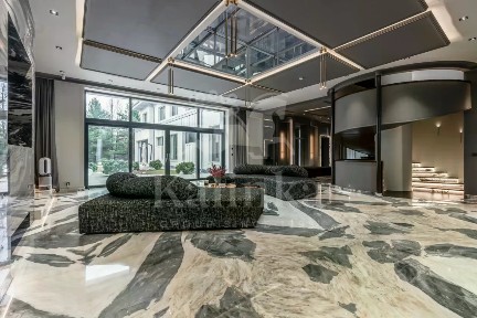 Продается 2-этажный дом, 2 400 м²