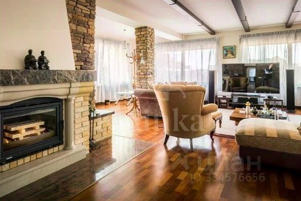 Продается 3-этажный дом, 800 м²