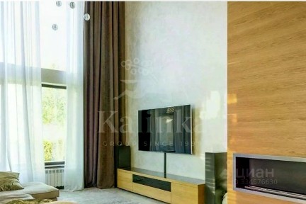 Продается 3-этажный дом, 500 м²