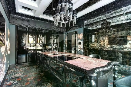 Продается 3-этажный дом, 1 200 м²