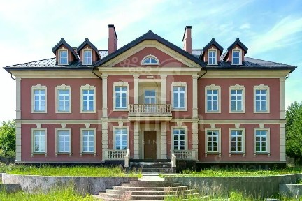 Продается 3-этажный дом, 1 654 м²