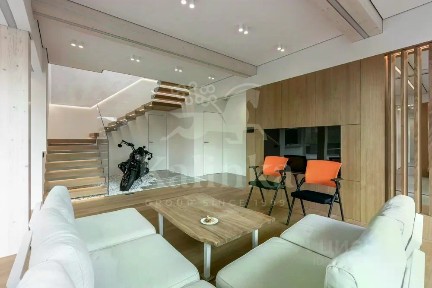 Продается 2-этажный дом, 220 м²
