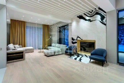 Продается 2-этажный дом, 400 м²