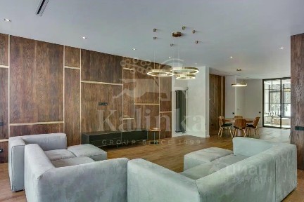 Продается 4-этажный таунхаус, 900 м²