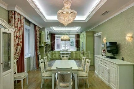 Продается 2-этажный дом, 850 м²