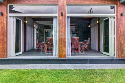 Продается 3-этажный дом, 1 000 м²