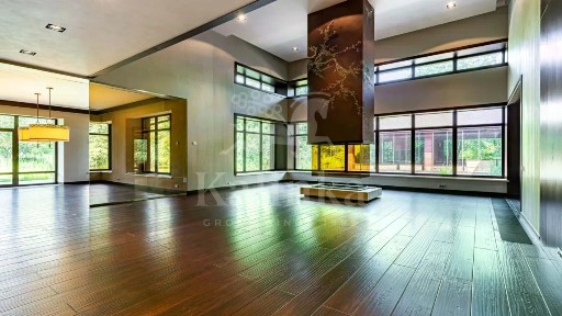 Продается 2-этажный дом, 1 200 м²