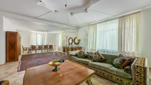 Продается 4-этажный дом, 1 000 м²