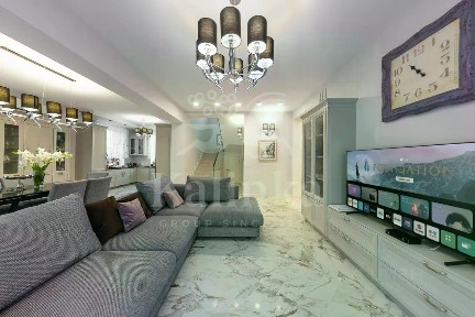 Продается 2-этажный дом, 266 м²