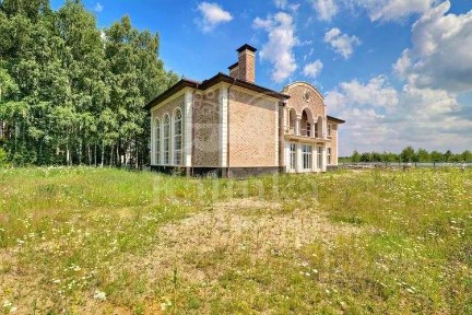 Продается 4-этажный дом, 1 125 м²