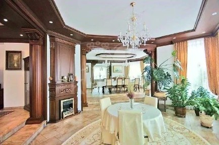 Продается 3-этажный дом, 1 400 м²