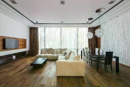 Продается 3-этажный таунхаус, 350 м²